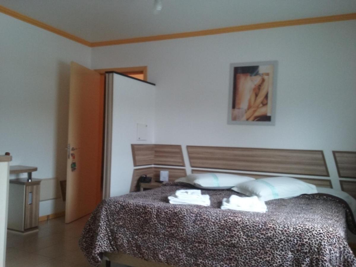פארופילה Hotel Bemtevi מראה חיצוני תמונה